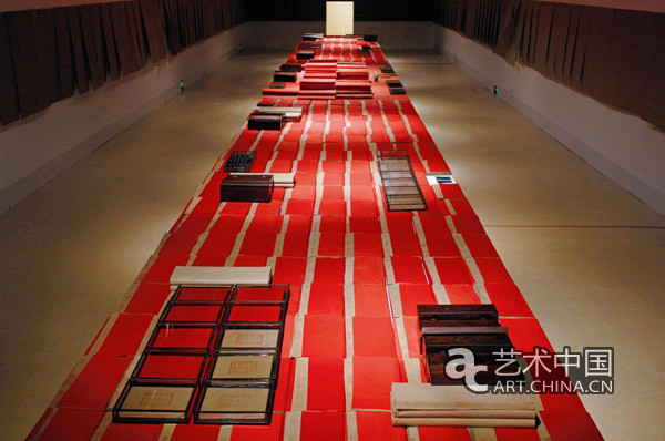 谷文達(dá) 水墨煉金坊 裝置藝術(shù) 2000 x 500 x 30cm 2012Wenda Gu Ink Alchemy Studio A Site－Specific Installation