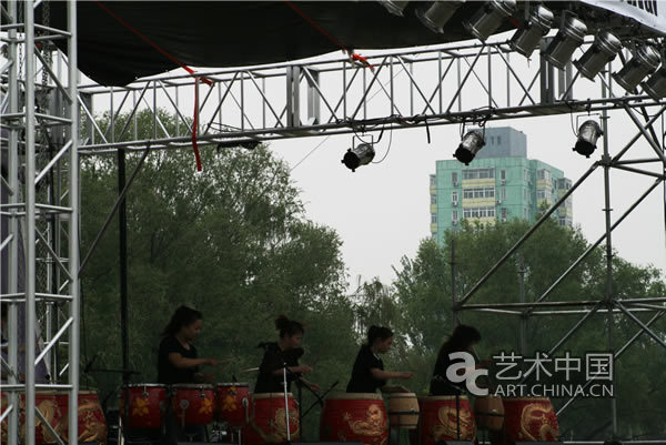 海淀公園2010音樂街,2010海淀公園音樂街,海淀公園音樂街,海淀音樂街,海淀公園音樂節(jié),音樂街,音樂節(jié),2010海淀音樂節(jié),2010北京  音樂節(jié),2010搖滾音樂節(jié),搖滾音樂節(jié),2010音樂節(jié),海淀公園音樂節(jié),吉他鼓音樂周,搖滾音樂周,流行音樂周,海淀公園音樂節(jié)陣容,搖  滾樂隊