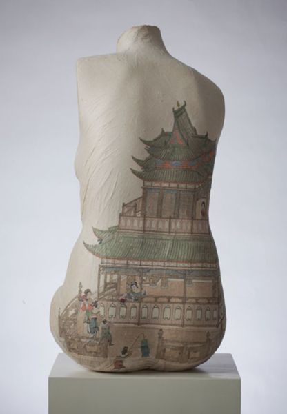 彭薇《漢宮春色圖》 麻紙水墨、繪畫(huà)裝置 70cm×39cm×22cm 2011年